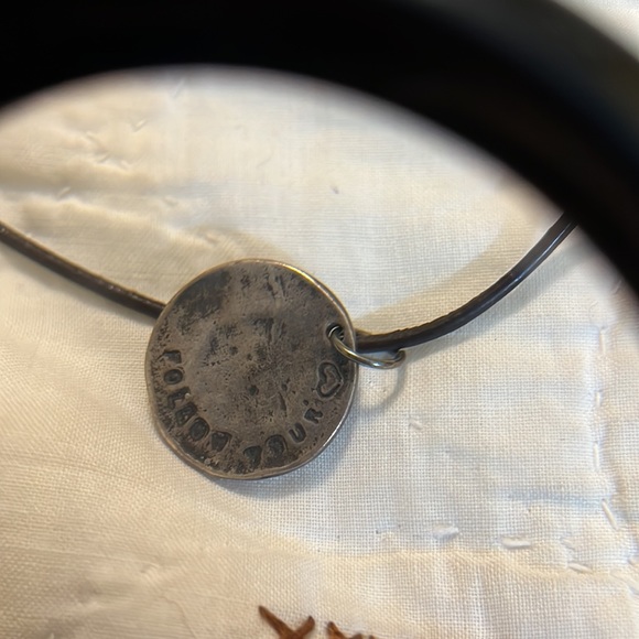 Leather and pewter pendant - Picture 4 of 7